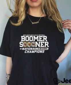 Unisex Blue 84 Crimson Oklahoma Sooners Three Peat NCAA Softball Women’s College World Series Champions T Shirt