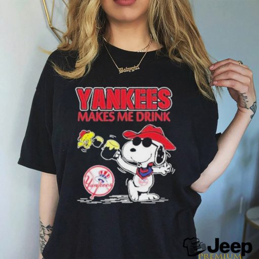 Snoopy And Woodstock New York Yankees Makes Me Drinks Shirt