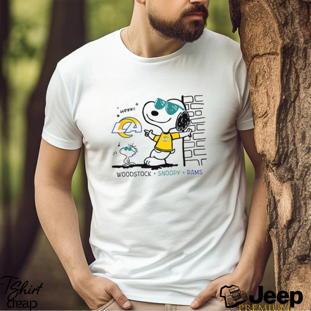 Philadelphia Eagles Makes Me Drink Snoopy And Woodstock T-Shirt