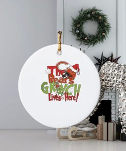 the bears grinch lives here christmas ornament Circle