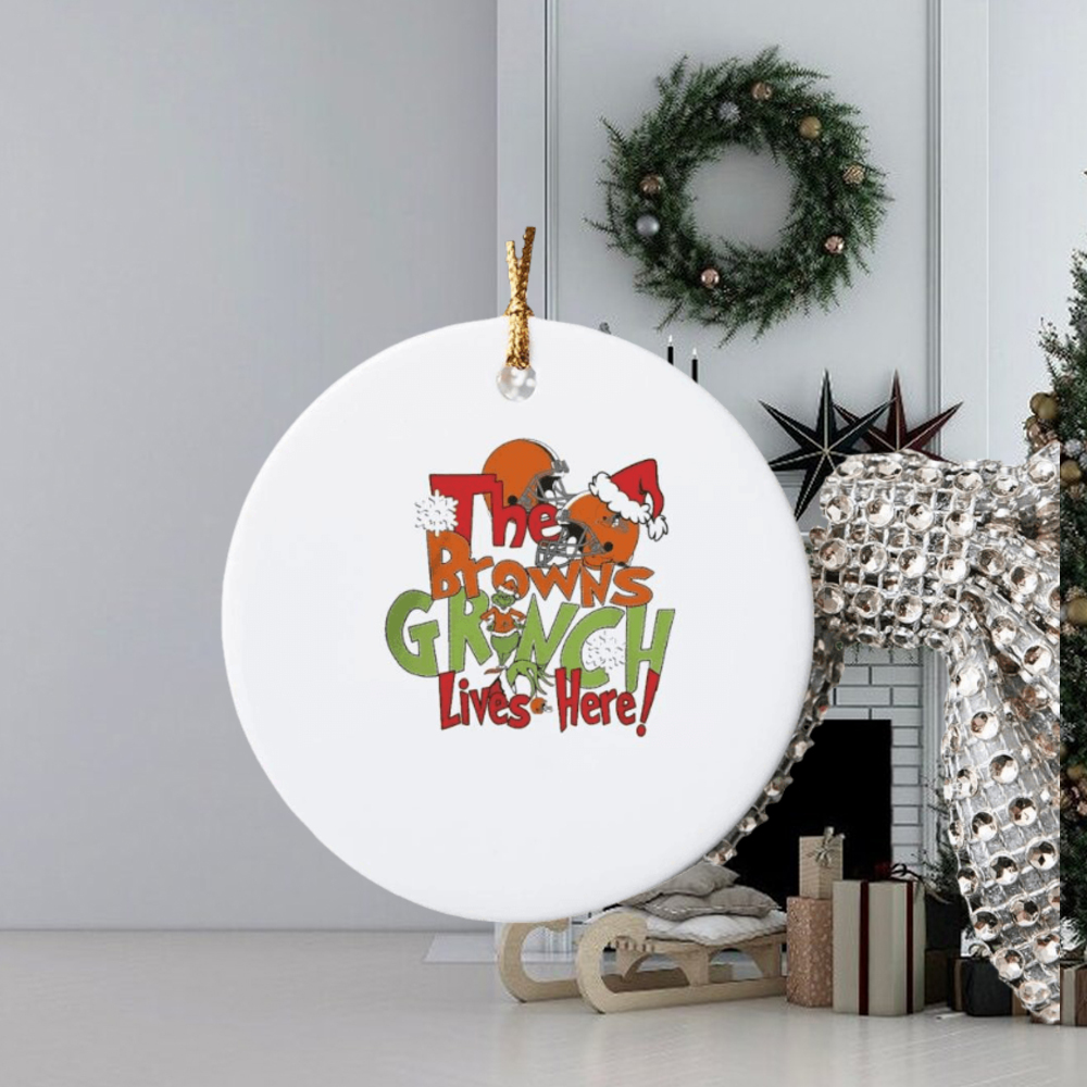 https://img.eyestees.com/teejeep/2023/the-browns-grinch-lives-here-christmas-ornament-Circle0.jpg