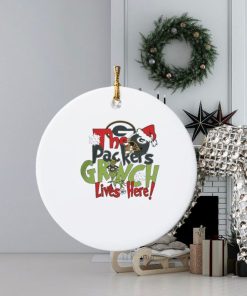 the packers grinch lives here christmas ornament Circle