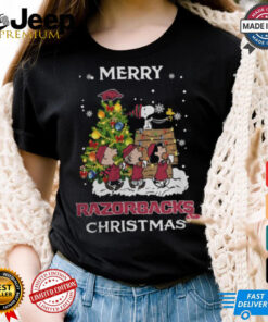 2024 Arkansas Razorbacks Snoopy And Friends Merry Christmas Shirt