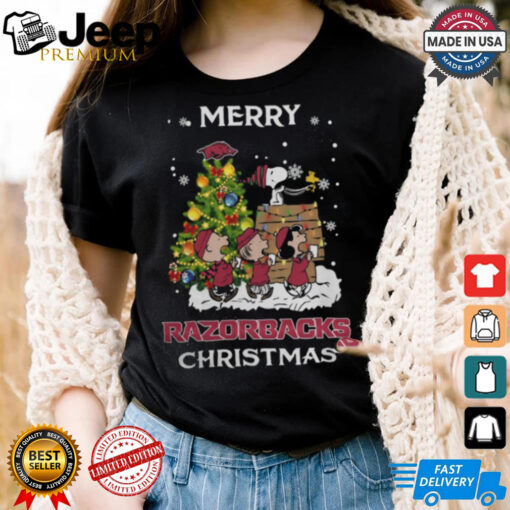 2024 Arkansas Razorbacks Snoopy And Friends Merry Christmas Shirt