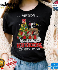 2024 Nebraska Cornhuskers Snoopy And Friends Merry Christmas Shirt