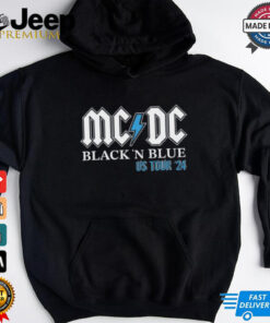 Amy Andrews Fox 2 Wearing Mcdc Black 'N Blue Us Tour 24 Shirt