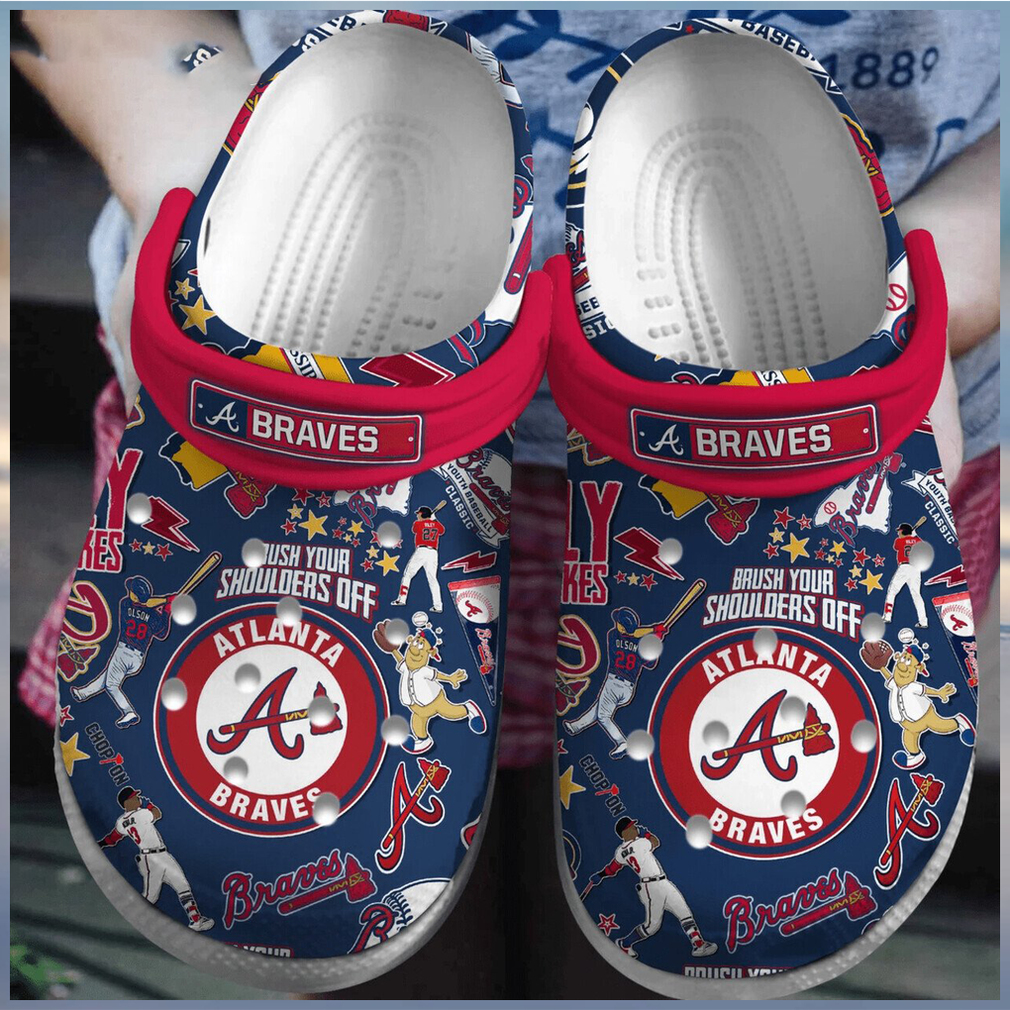 https://img.eyestees.com/teejeep/2024/Atlanta-Braves-Baseball-Team-Major-League-Sport-Custom-Name-Crocs1.jpg