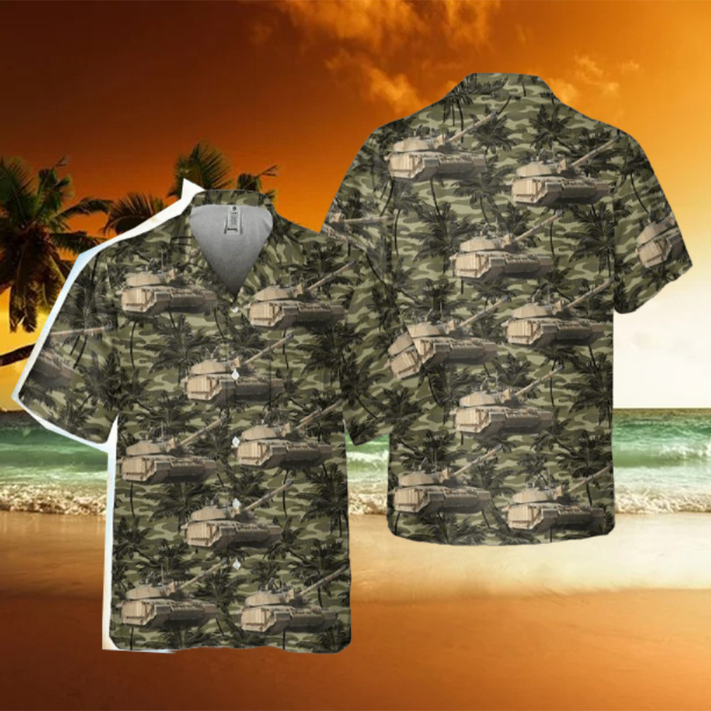 Challenger 2 _ British Army MBT Pocket Hawaiian Shirt