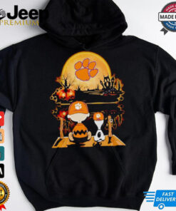 Charlie Brown and Snoopy watch Clemson Tigers moon Halloween shirt