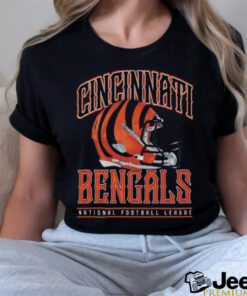 Cincinnati Bengals Helmet Garment Dyed Heavyweight T Shirt