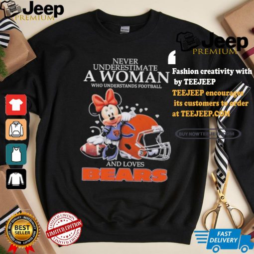 Design Never Underestimate A Woman Who Understands Football And Loves Chicago Bears T Shirt