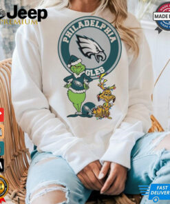 Grinch And Max Philadelphia Eagles Merry Christmas 2024 Shirt