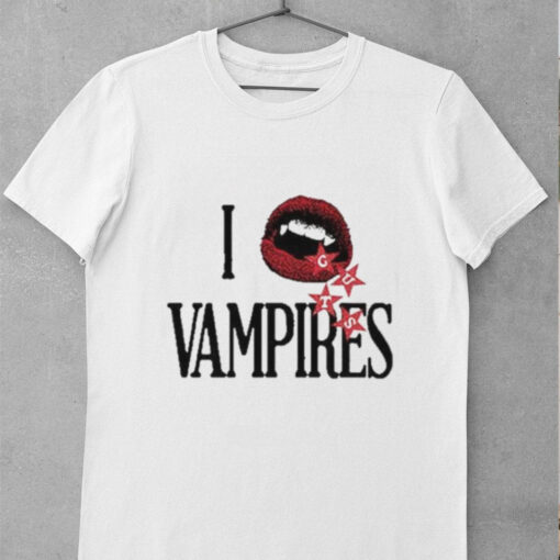 I Vampires Guts Lip Shirt