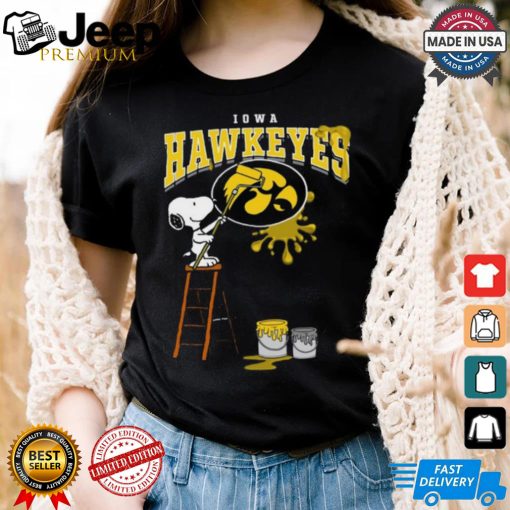 Iowa Hawkeyes Snoopy Painting Shirt