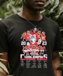 Kansas City Chiefs Team And Mascot 2023 AFC Football Champions Signatures Shirt