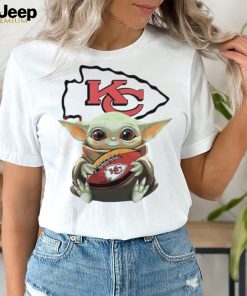 Kansas City Chiefs baby Yoda hug Kansas City Chiefs ball Unisex Tshirt