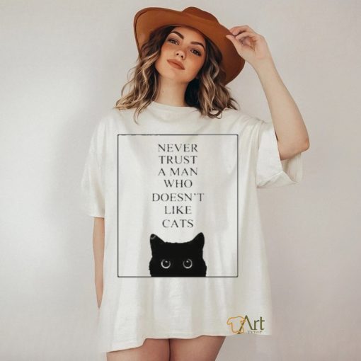 Kim Ji Woong Wearing Never Trust A Man Who Doesn’t Like Cats Shirts