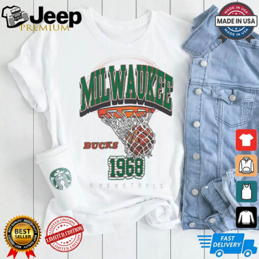 Mitchell & Ness HWC ’68 Logo Swagger Milwaukee Bucks T Shirt