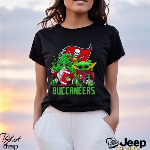 NFL Tampa Bay Buccaneers St Patrick’s Day T Shirt Special Gomes Baby Yoda St Patricks Day Shirt