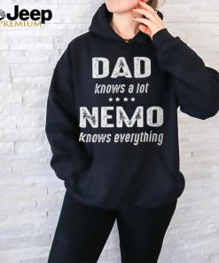 Nemo Grandpa Gift Nemo Knows Everything Graphic Tee shirt