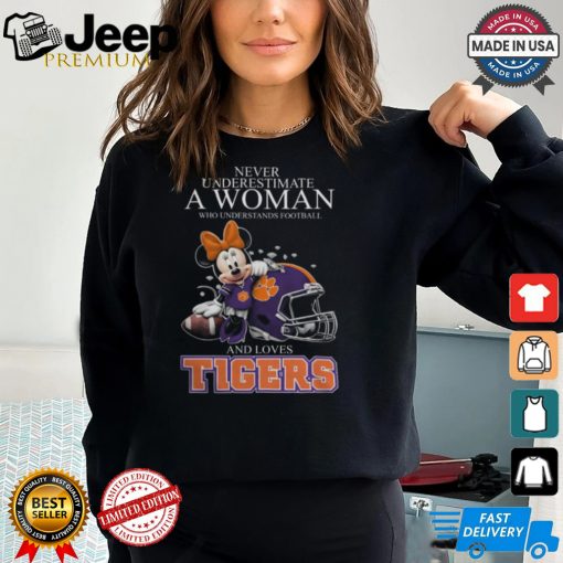 Never Underestimate A Woman Who Understands Football And Loves Clemson Tigers x Minnie Mouse T Shirt