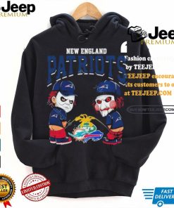 New England Patriots NFL Halloween Peeing Funny Shirt