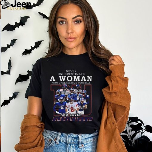 New York Giants Team Never Underestimate A Woman Who Understands Football T Shirt