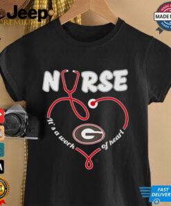 Nurse it’s a work of heart Georgia Bulldogs shirt, heartfelt design celebrating nurses and Bulldogs fans, perfect for game days or thoughtful gifts.