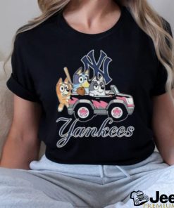 Official MLB New York Yankees Bluey Bandit, Chilli And Aunt Trixie Driving Car T shirt