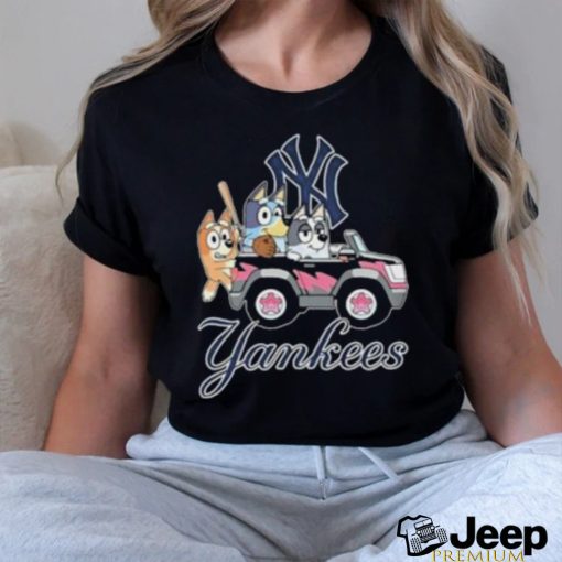 Official MLB New York Yankees Bluey Bandit, Chilli And Aunt Trixie Driving Car T shirt