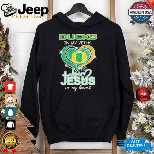 Official Oregon Ducks In My Veins Jesus In My Heart Diamond Heart Shirt