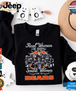 Official Real Women Love Football Smart Women Love The Chicago Bears Signatures 2024 Shirt