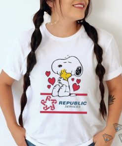 Official Snoopy And Woodstock Loves Republic Services Logo Shirt