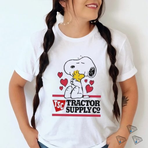 Official Snoopy And Woodstock Loves Tractor Supply Logo Shirt