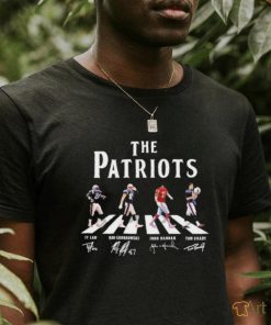 Official The Patriots Abbey Road Ty Law Rob Gronkowski John Hannah And Tom Brady Signatures Shirt