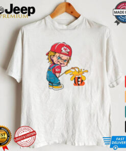 Original Chucky Chiefs piss on cincinnati bengals shirt