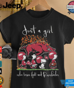 Peanuts Characters Just A Girl Who Loves fall And Arkansas Razorbacks 2024 Shirt