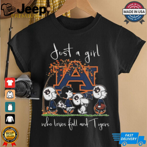 Peanuts Characters Just A Girl Who Loves fall And Auburn Tigers 2024 Shirt