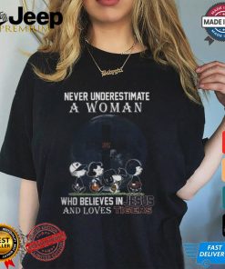 Peanuts Characters Never Underestimate A Woman Who Believes In Jesus And Loves Auburn Tigers Shirt