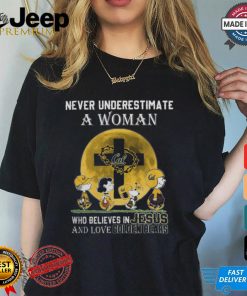 Peanuts Characters Never Underestimate A Woman Who Believes In Jesus And Loves California Golden Bears Shirt