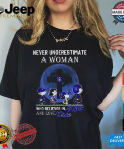 Peanuts Characters Never Underestimate A Woman Who Believes In Jesus And Loves Duke Blue Devils Shirt