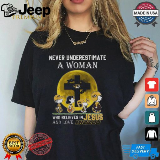 Peanuts Characters Never Underestimate A Woman Who Believes In Jesus And Loves Missouri Tigers Shirt