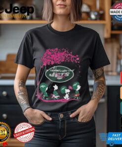 Peanuts Characters New York Jets In October We Wear Pink 2024 Shirt