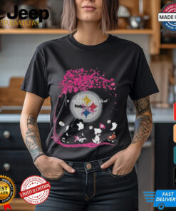 Peanuts Characters Pittsburgh Steelers In October We Wear Pink 2024 Shirt