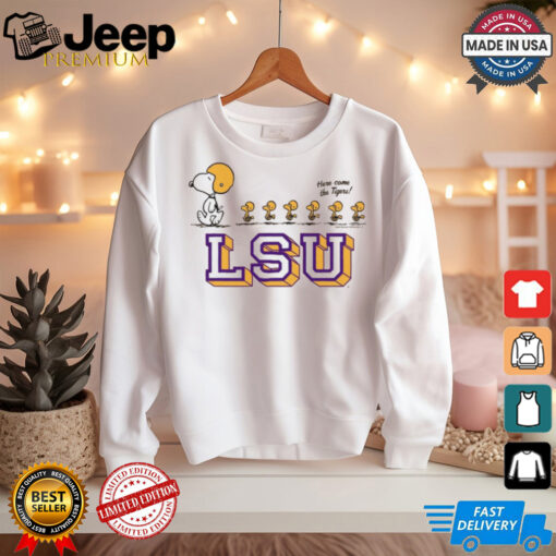 Peanuts x LSU Tigers Snoopy’s Football Team Here Come The Tigers t shirt