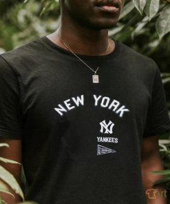Pro Standard Women's New York Yankees Navy Boxy T Shirt