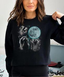 Raccoon 3 Racoons Howling At Moon Weird Cursed Men's T shirt