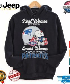 Real Women Love Football Smart Women Love The New England Patriots T Shirt