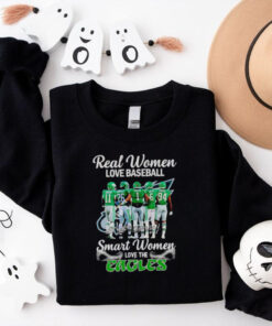 Real women love baseball smart women love the Eagles players shirt