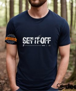 Set it of skull logo T shirt